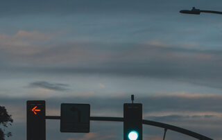 Photo of stop light by Ian Anderson Unsplash